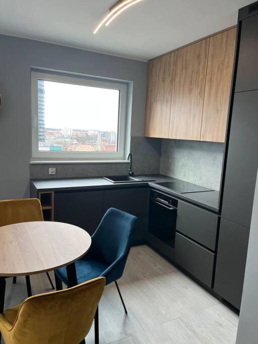 New Apart - Next To Sky Tower Apartment Wroclaw Luaran gambar
