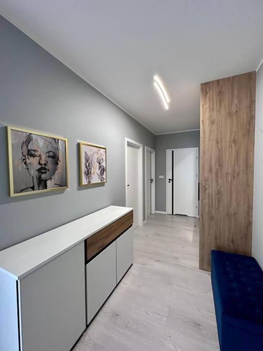 New Apart - Next To Sky Tower Apartment Wroclaw Luaran gambar