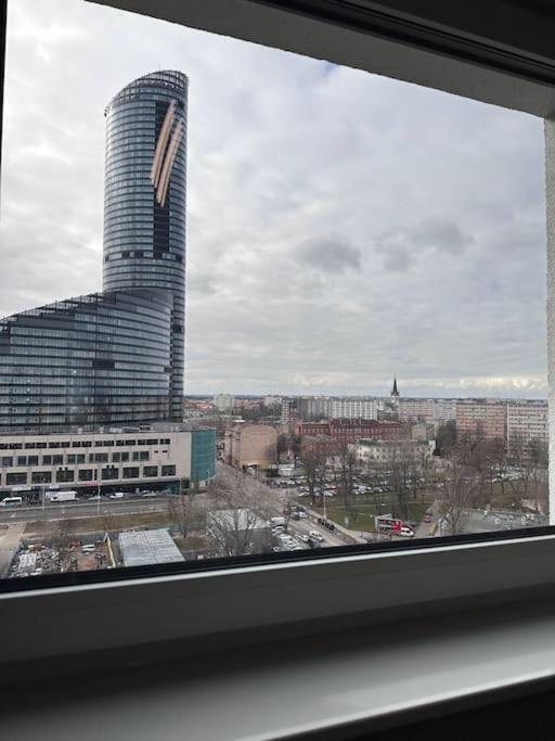 New Apart - Next To Sky Tower Apartment Wroclaw Luaran gambar